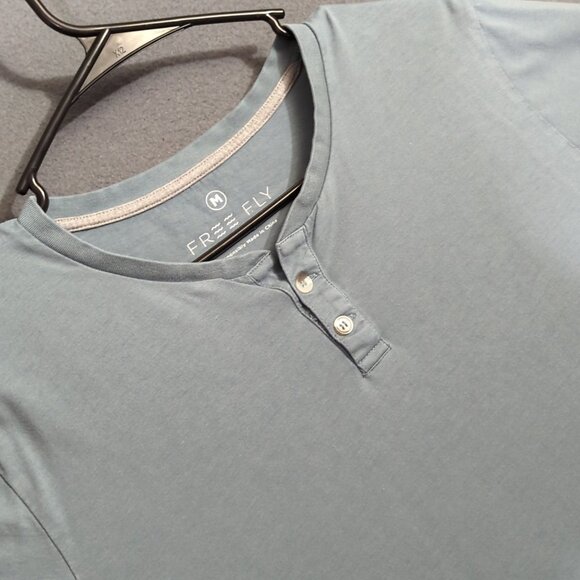 Free Fly Apparel Shirt Men's M Blue Henley Short Sleeve Performance - Picture 1 of 9